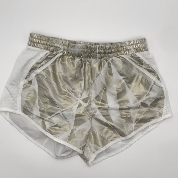 UNDER ARMOUR| Short Fly-By Perforated Shorts Gold - Picture 3 of 11